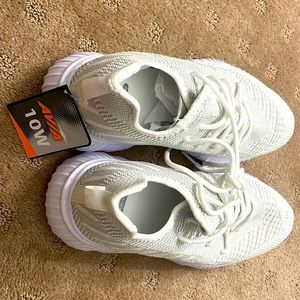 Women athletic sneaker